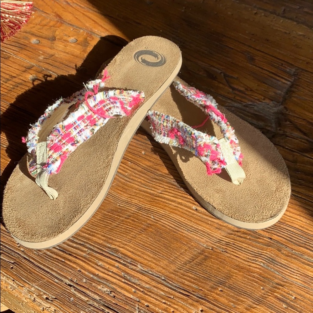 Multi color fabric flip flops NWOT